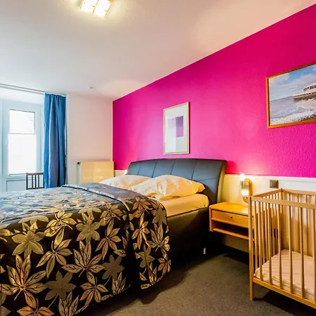 Lägenhet Residenz Meeresbrandung 47, 3-raum Whg. Mit Loggia Zum Norden,3 X Tv, Schwimmbad, Sauna, Pkw-stellplatz ,wlan !